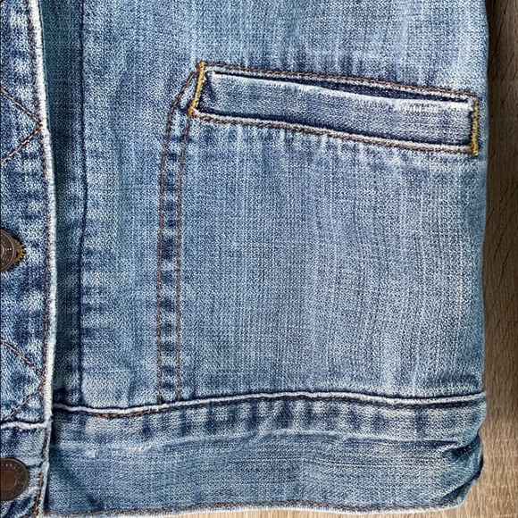 ❤️ Abercrombie & Fitch Vintage Distressed Denim Jacket - Picture 2 of 9